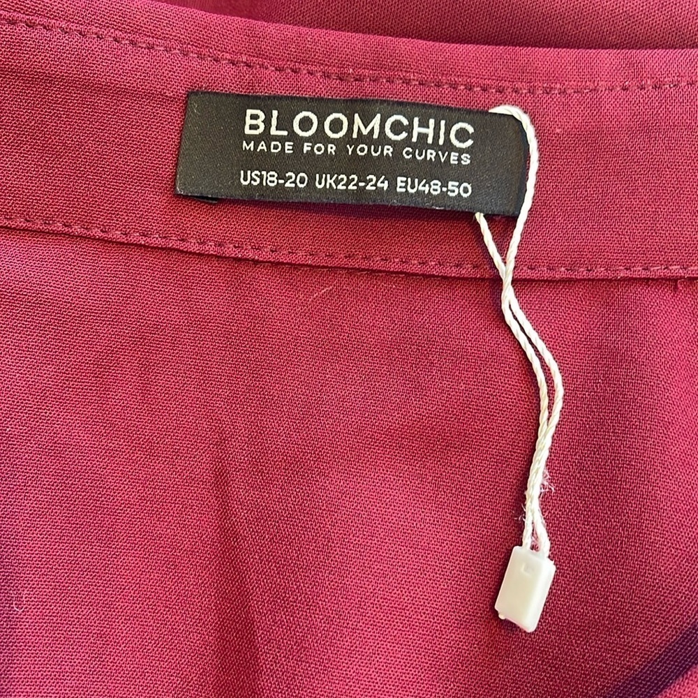 NWOT Bloomchic Long Sleeve Surplice Neck Asymmetrical Hem Blouse Size 18/20 EUC - Picture 9 of 12